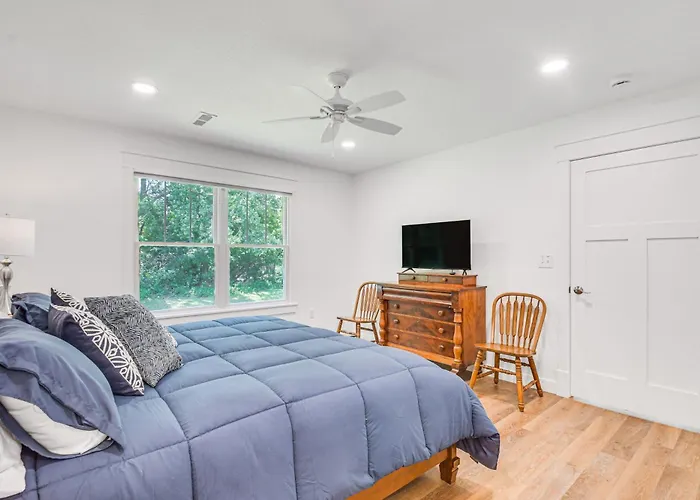 Newly Built Near Rockwood State Park Ferienhaus